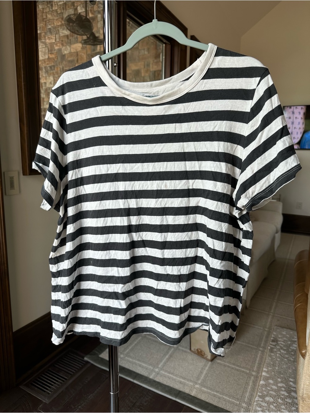 Old Navy Black & White Striped Women’s Crewneck Tee